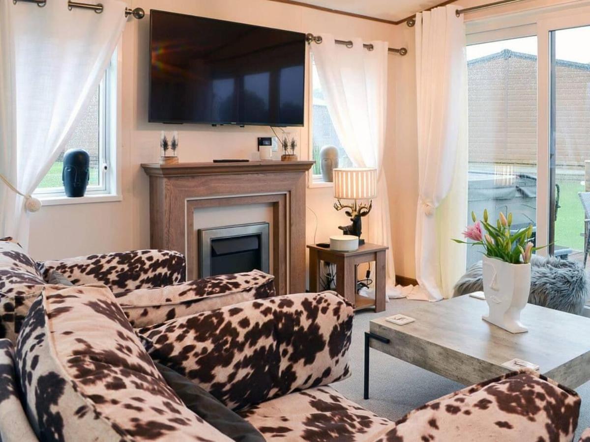 Luxury Boutique Style With Hot Tub * Bridlington